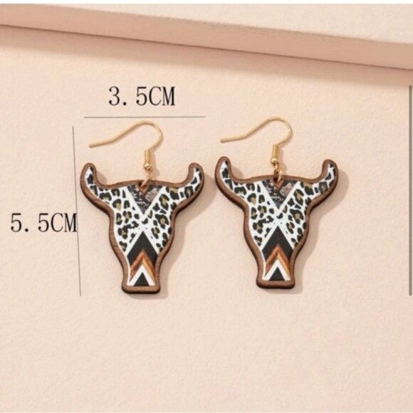 Wester Animal Leopard Print Drop Earrings wood material - Picture 2 of 3